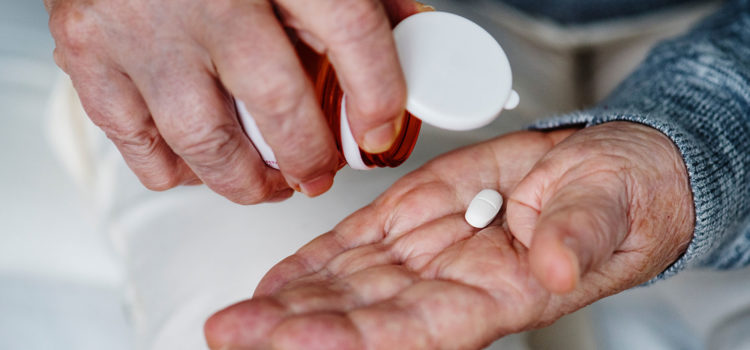 Hormonterapi mot cancer ges i tablettform ur en pillerburk.
